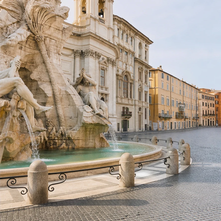 Dopo: Fontana storica cittadina con turisti prima e dopo la rimozione degli oggetti